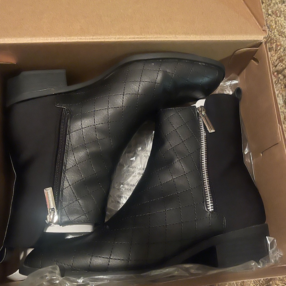 JustFab Black Ankle Boots with Quilted Design